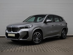BMW iX1 - xDrive30 M Sport / Sportstoelen / Comfort Access / Adaptieve LED / Stoelverwarming / Achte
