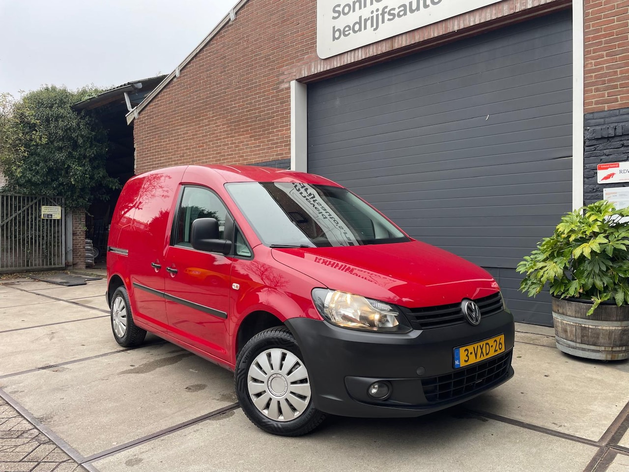 Volkswagen Caddy - 1.6 TDI 75pk airco nette auto trekhaak - AutoWereld.nl