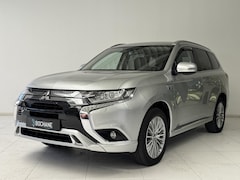 Mitsubishi Outlander - 2.4 PHEV Intense | Trekhaak | Navigatie | Camera | Stoelverwarming | Climate Control |