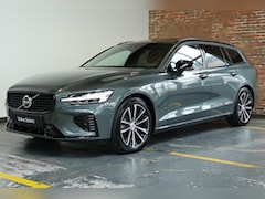 Volvo V60 - T8 Plug-in hybrid AWD Plus Dark | Panoramadak | Trekhaak | Verwarmbare voorstoelen, achter