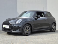 MINI Electric - Classic 33 kWh / SOH 96% / Dealer onderhouden / Stoelverwarming / Achteruitrijcamera / CCS