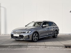 BMW 3-serie Touring - 330e M-Sport / Glazen Panoramadak / Active Cruise Control / Comfort Access / HiFi / Getint