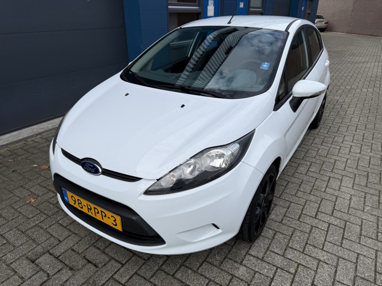 Ford Fiesta - 1.25 Limited 5-Drs Airco Zwarte LMV NweAPK!! - AutoWereld.nl
