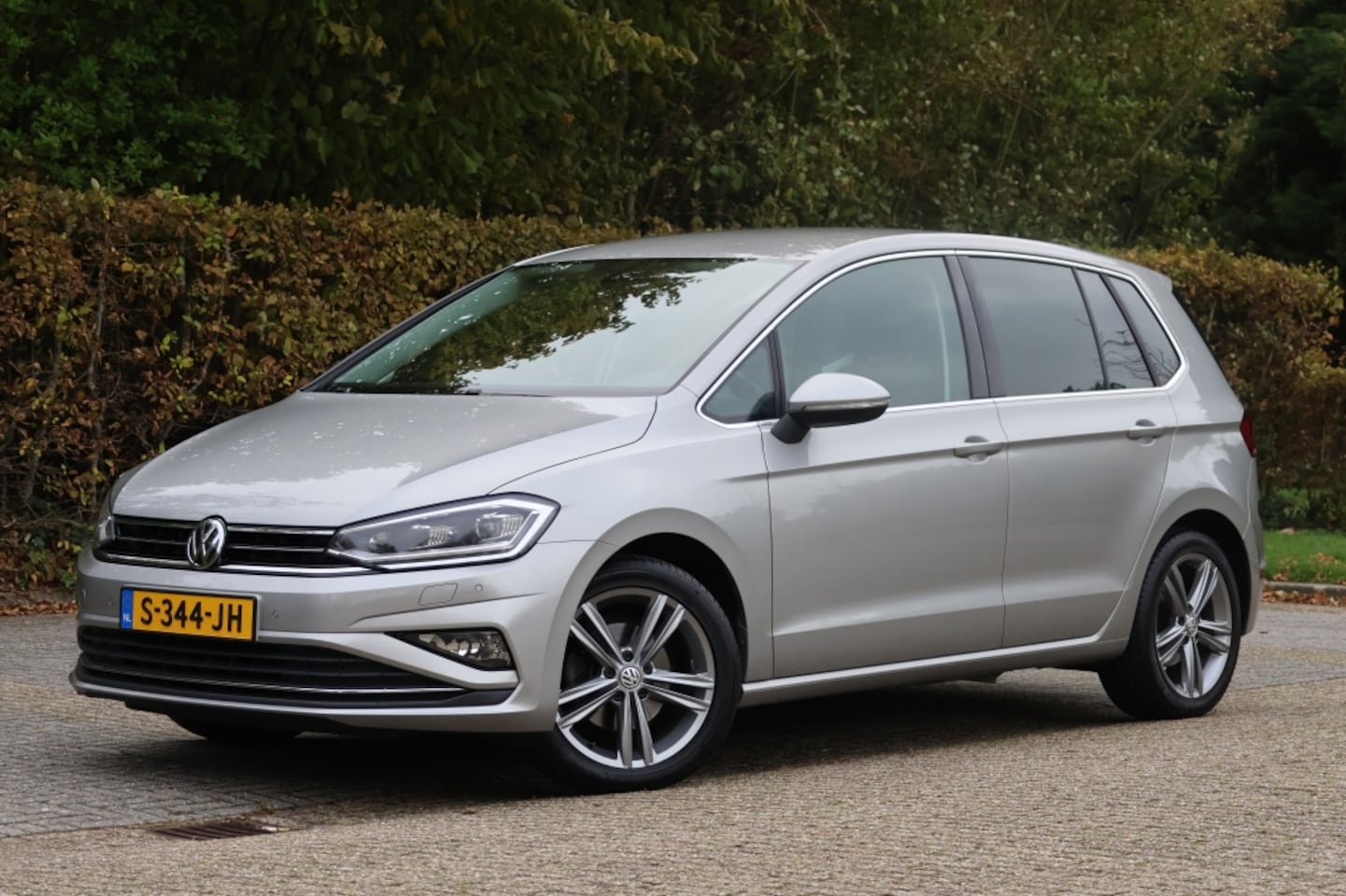 Volkswagen Golf Sportsvan - 1.5 TSI ACT High.l. Automaat|Trekhaak|12 maanden BOVAG garantie|Rijklaarprijs - AutoWereld.nl