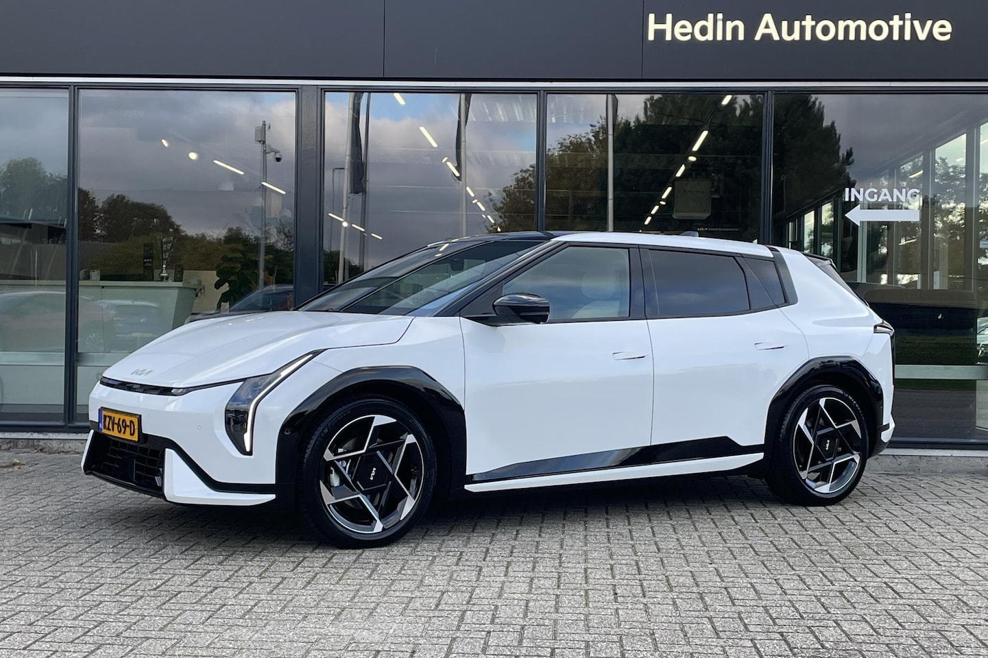 Kia EV4 - Hatchback GT-PlusLine 81.4 kWh | 584 KM WLTP | Panoramadak | Stoelverwarming en -ventilati - AutoWereld.nl