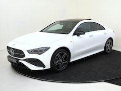 Mercedes-Benz CLA-Klasse - 250 e Business Solution AMG / Nightpakket / Panaromadak / Trekhaak /