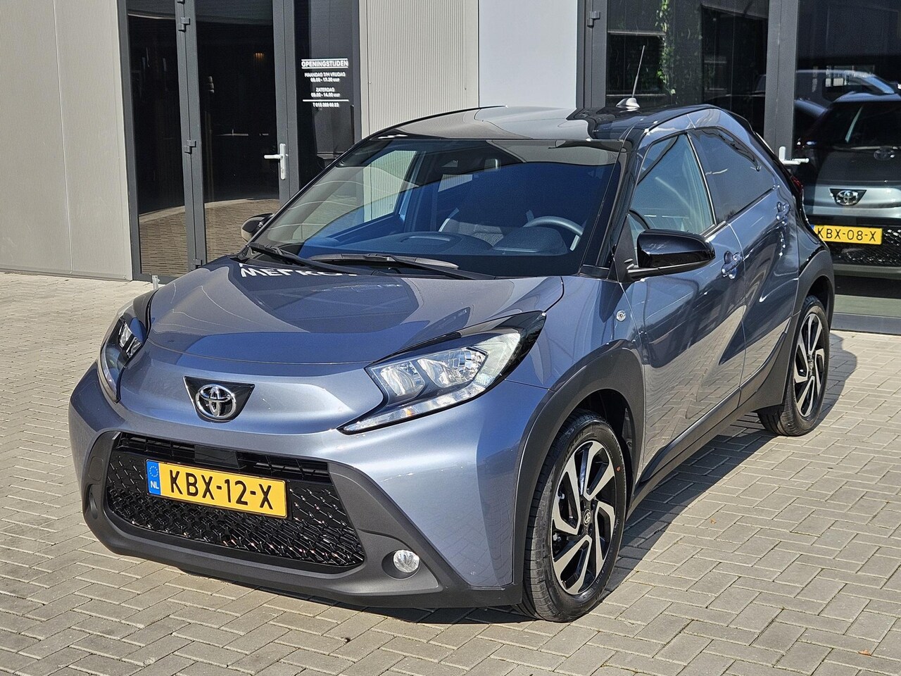 Toyota Aygo X - 1.0 VVT-i MT Pulse Two Tone Fabrieksgarantie - AutoWereld.nl