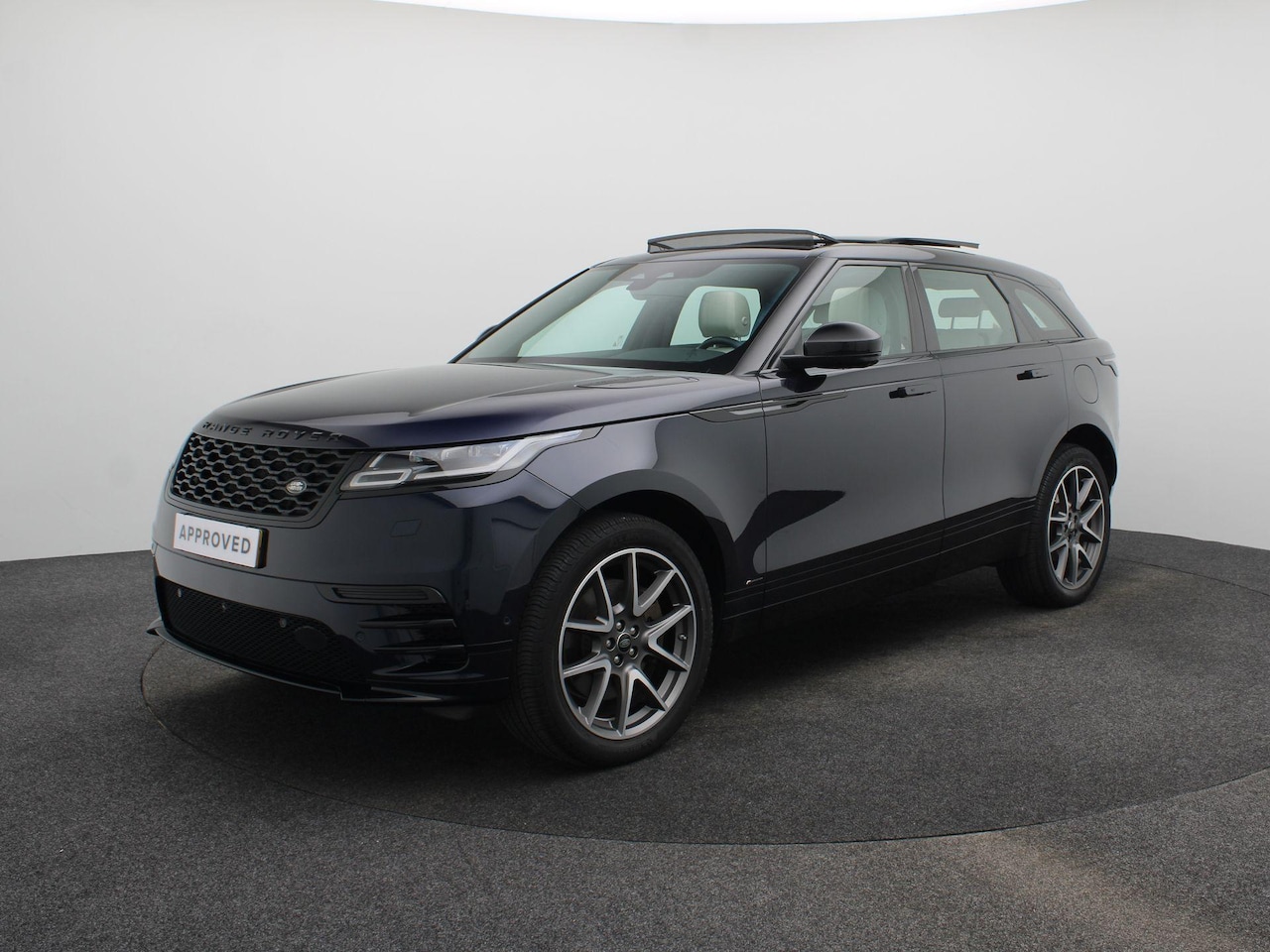 Land Rover Range Rover Velar - 2.0 P400e R-Dynamic SE - AutoWereld.nl