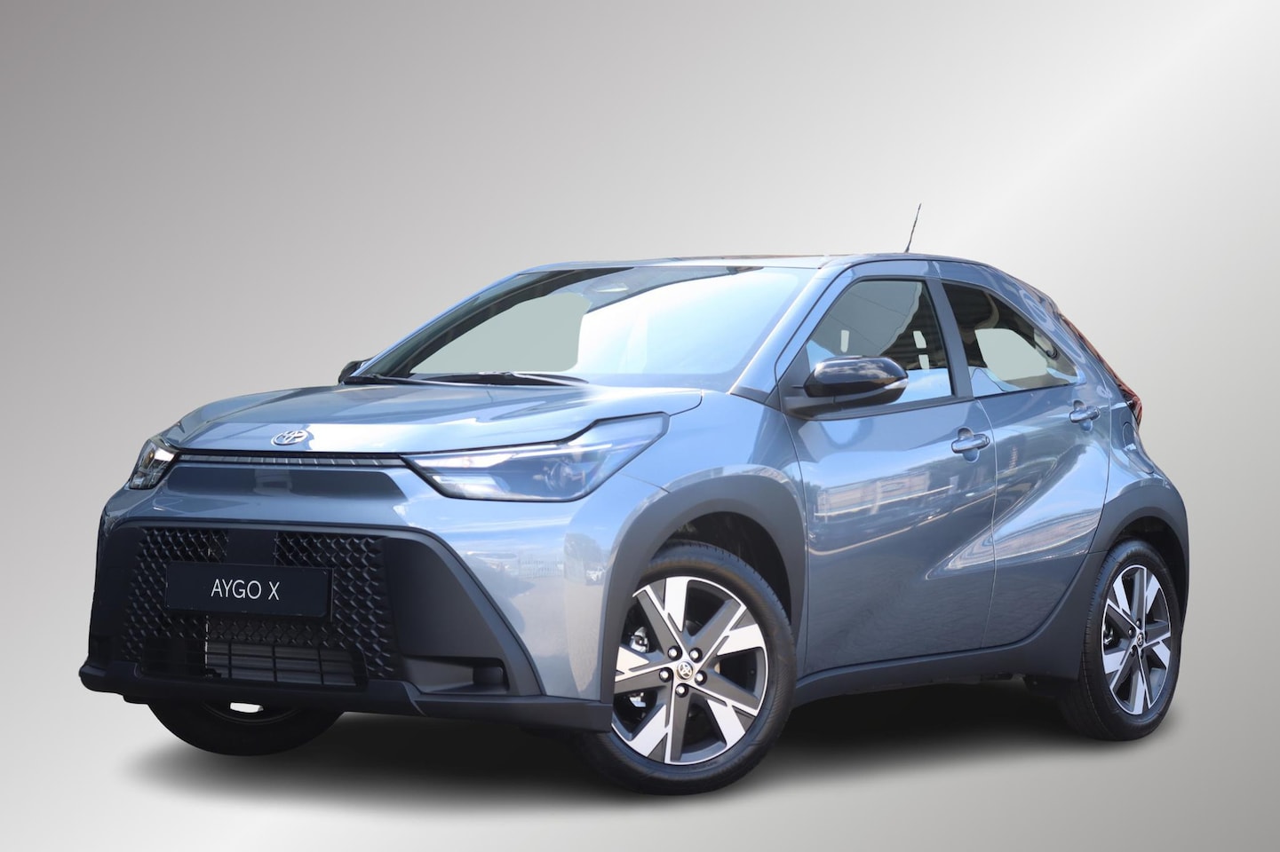Toyota Aygo X - Hybrid 115 play Hybrid 115 play, Go Pack, Nieuw en snel leverbaar!! (01-2027) - AutoWereld.nl
