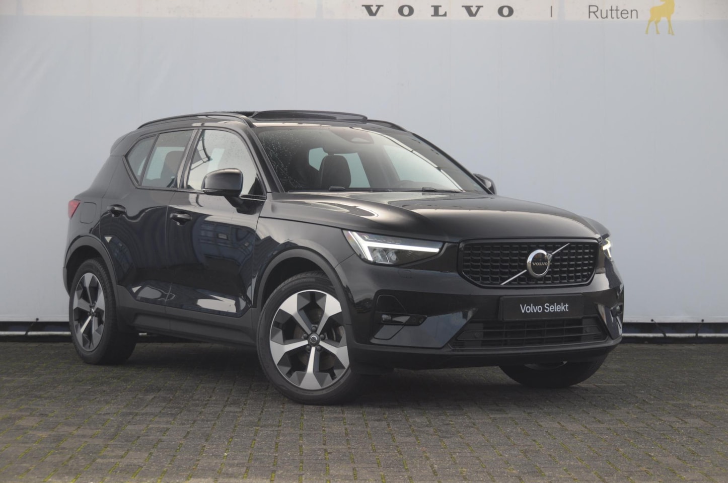 Volvo XC40 - B3 177PK Automaat Ultimate Dark / Adaptive cruise control / Elektrische stoelen / Harman - AutoWereld.nl