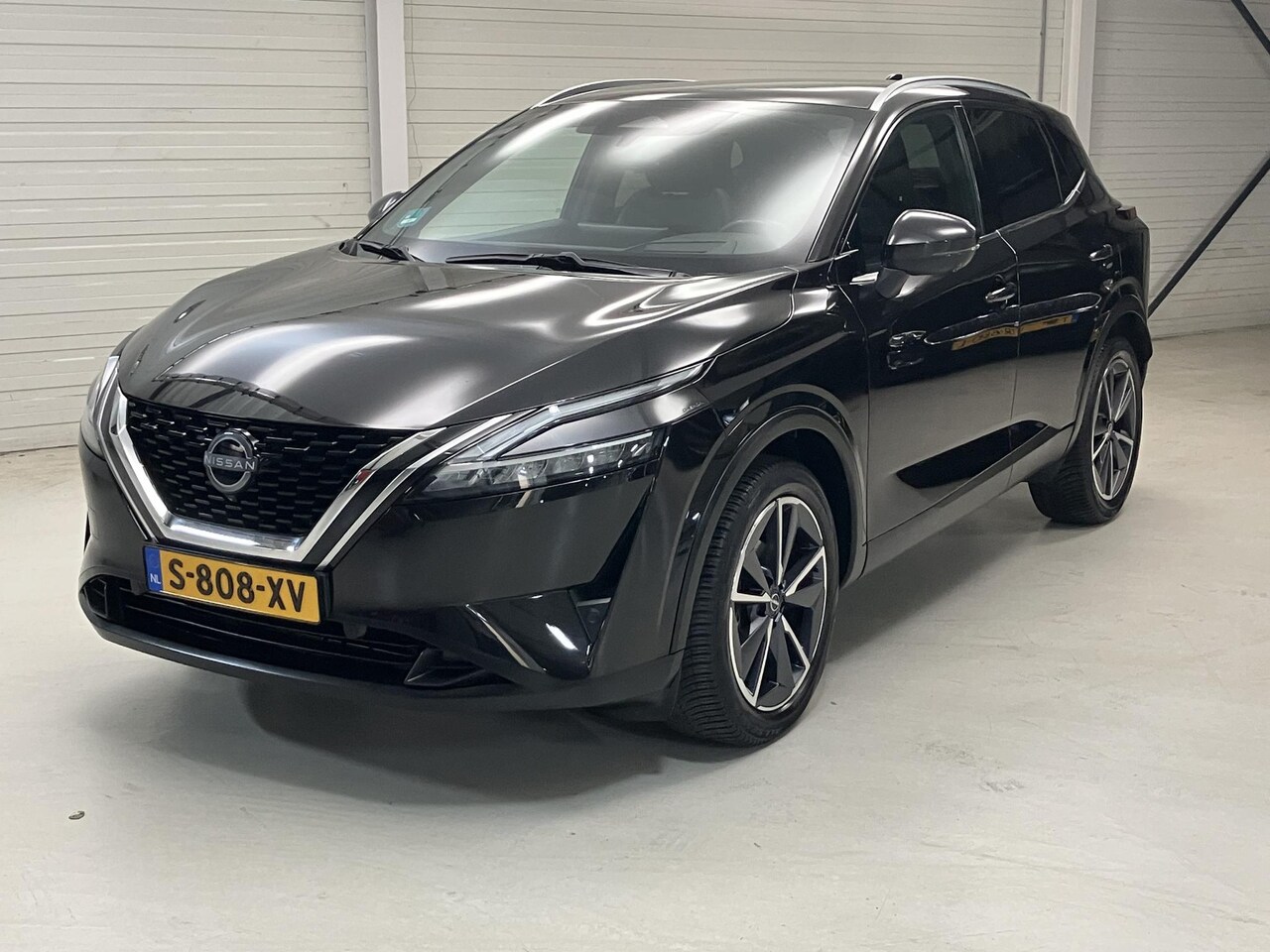 Nissan Qashqai - 1.3 MHEV Xtronic Tekna / Nederlandse Auto / Trekhaak 1800 KG / All Seasonbanden / Panorama - AutoWereld.nl