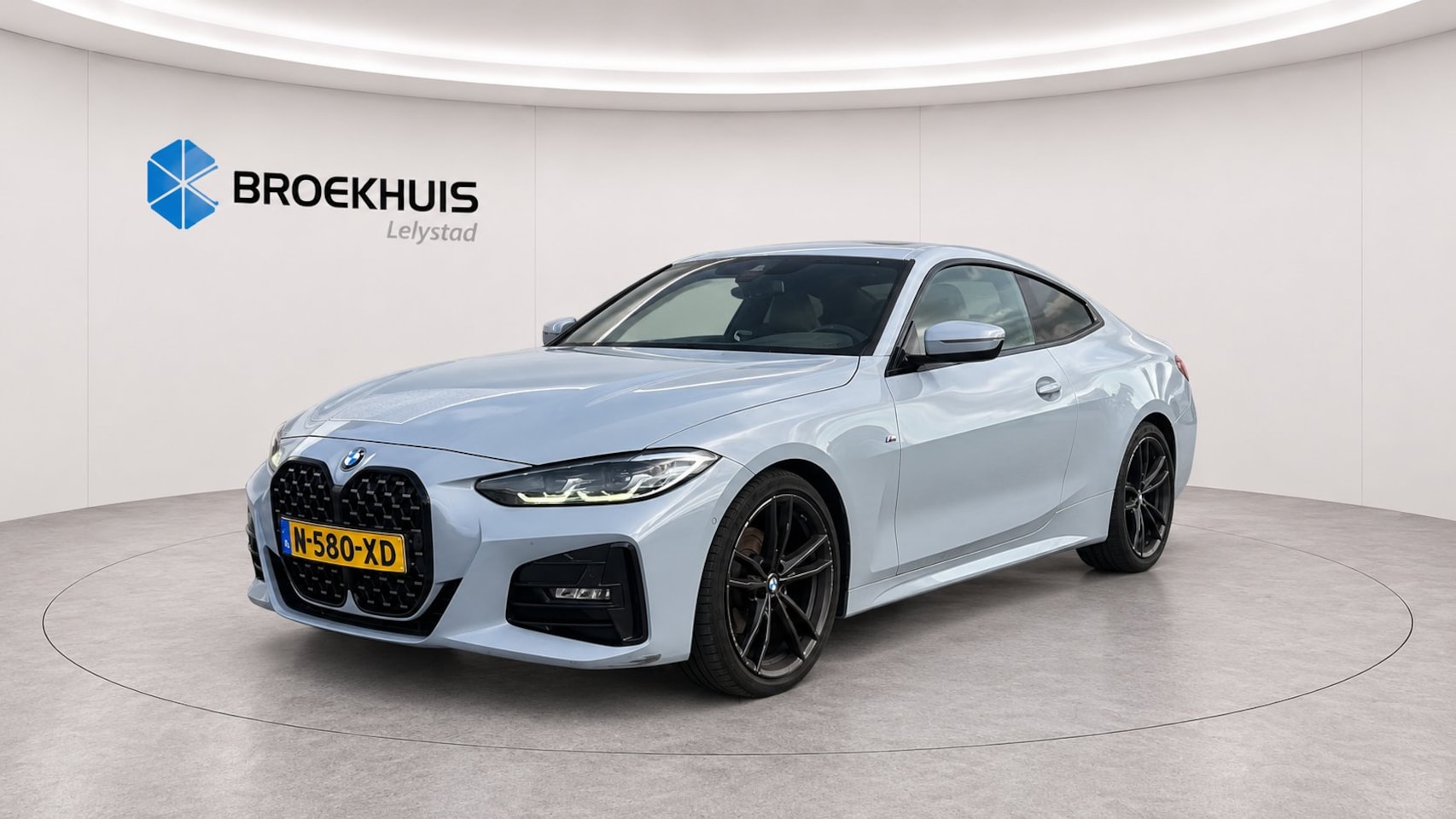 BMW 4-serie Coupé - 420I 184PK HIGH EXECUTIVE M-SPORT AUTOMAAT / NAVI / LEDER / FULL-LED / CLIMA / PDC / 19" L - AutoWereld.nl