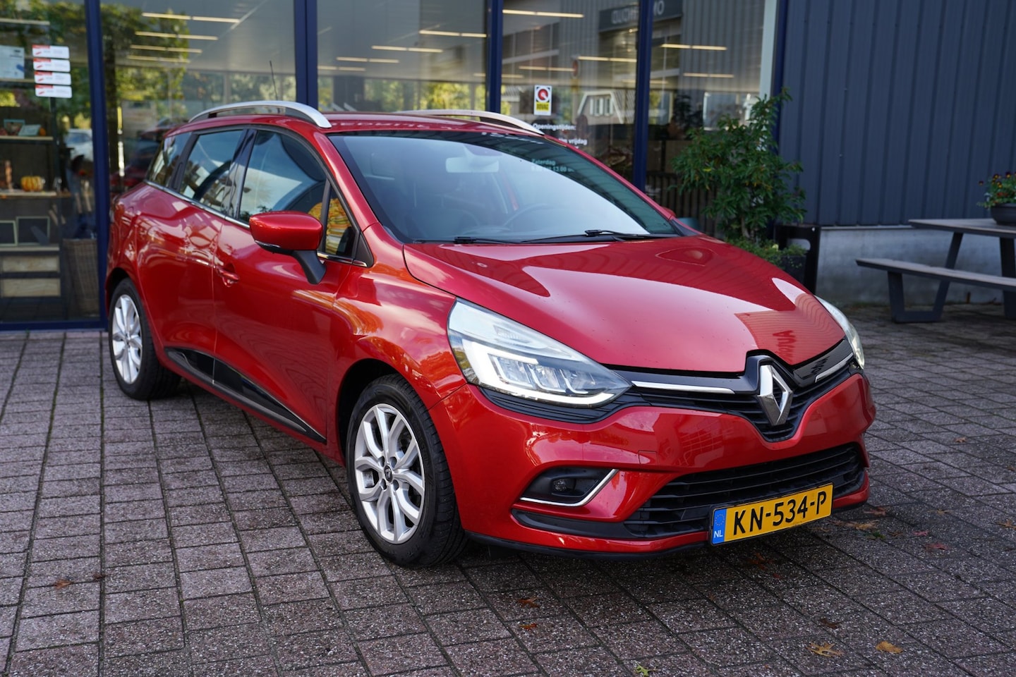 Renault Clio Estate - 0.9 TCe Intens|Prijs rijklaar incl. 12 mnd garantie| trekhaak Keyless entry Nav Airco Blue - AutoWereld.nl