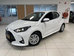 Toyota Yaris - 1.5 Hybrid 115 Active , Full Map Navigatie, Stoelverwarming