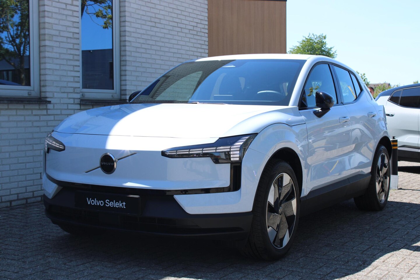 Volvo EX30 - Single Motor Extended Range Plus 69 kWh | Apple Carplay/ Android Auto | Elektrisch verstel - AutoWereld.nl