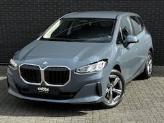 BMW 2-serie Active Tourer - 220i Automaat / Live Cockpit Professional / Navigatiesysteem / Cruise Control / Leder / Ac