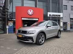 Volkswagen Tiguan - 150pk 4Motion Highline | R-line | Standkachel | Panodak