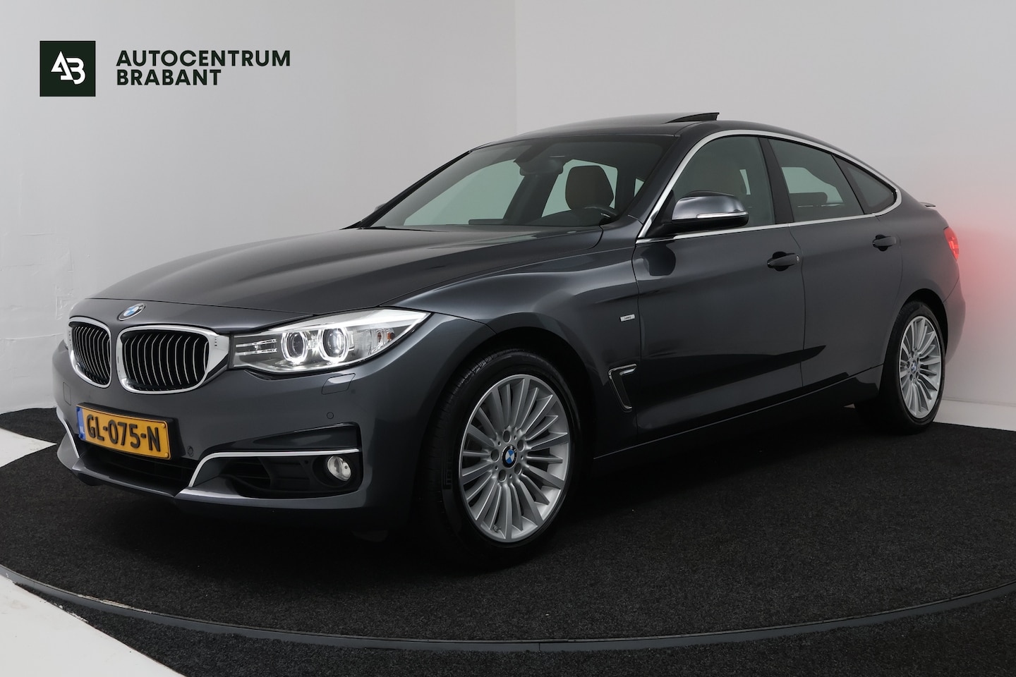 BMW 3-serie Gran Turismo - 320i High Executive (PANORAMADAK, STOELVERWARMING, NAVIGATIE, DEALER ONDERHOUDEN) - AutoWereld.nl