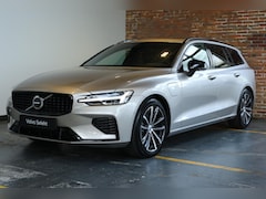 Volvo V60 - T8 Plug-in hybrid AWD Plus Dark | Trekhaak | Panoramadak | Verwarmbare voorstoelen, achter