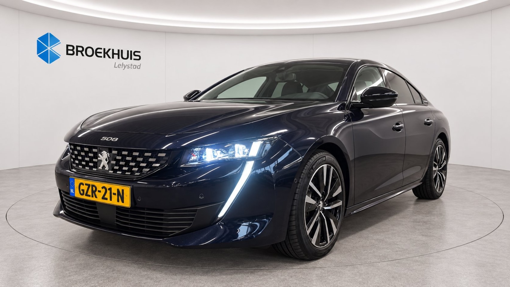 Peugeot 508 - 1.6 HYBRID 225PK GT PACK AUTOMAAT / NAVI / LEDER / CLIMA / PDC / 18" LMV / CAMERA / KEYLES - AutoWereld.nl
