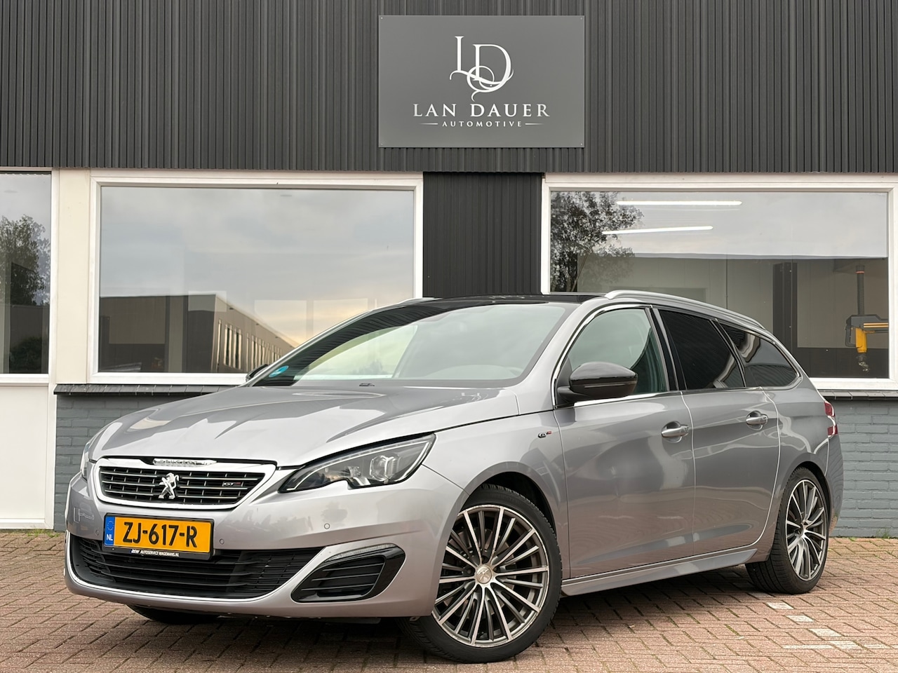Peugeot 308 SW - 1.6 e-THP GT 205 PK / VOL IN OPTIES ! - AutoWereld.nl