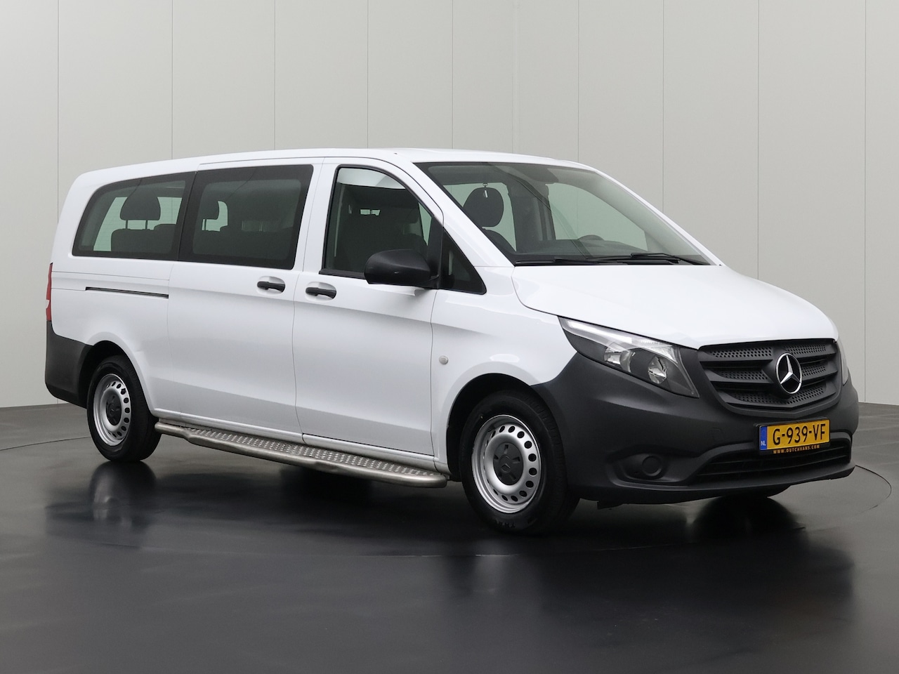 Mercedes-Benz Vito - XXl 9-Persoons Personenbus | Kombi | Multimedia | Airco | 2-2-2-3 Bestoeling - AutoWereld.nl