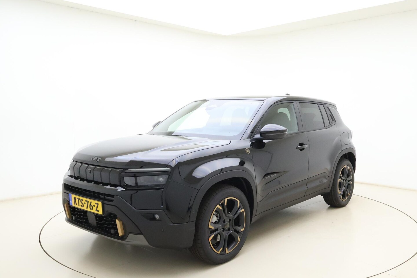 Jeep Avenger - 85th Anniversary 54 kWh | Special editie | DEMO | 8 Jaar speciale garantie | Panoramisch s - AutoWereld.nl