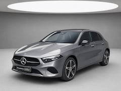 Mercedes-Benz A-klasse - 250 e Luxury Line | Panoramadak | Nightpakket | Sfeerverlichting |
