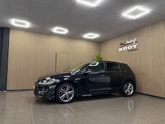 Volkswagen Golf - 1.5 TSI R-Line * Automaat / Carplay / Virtual cockpit / Parkeersensoren / NL Auto