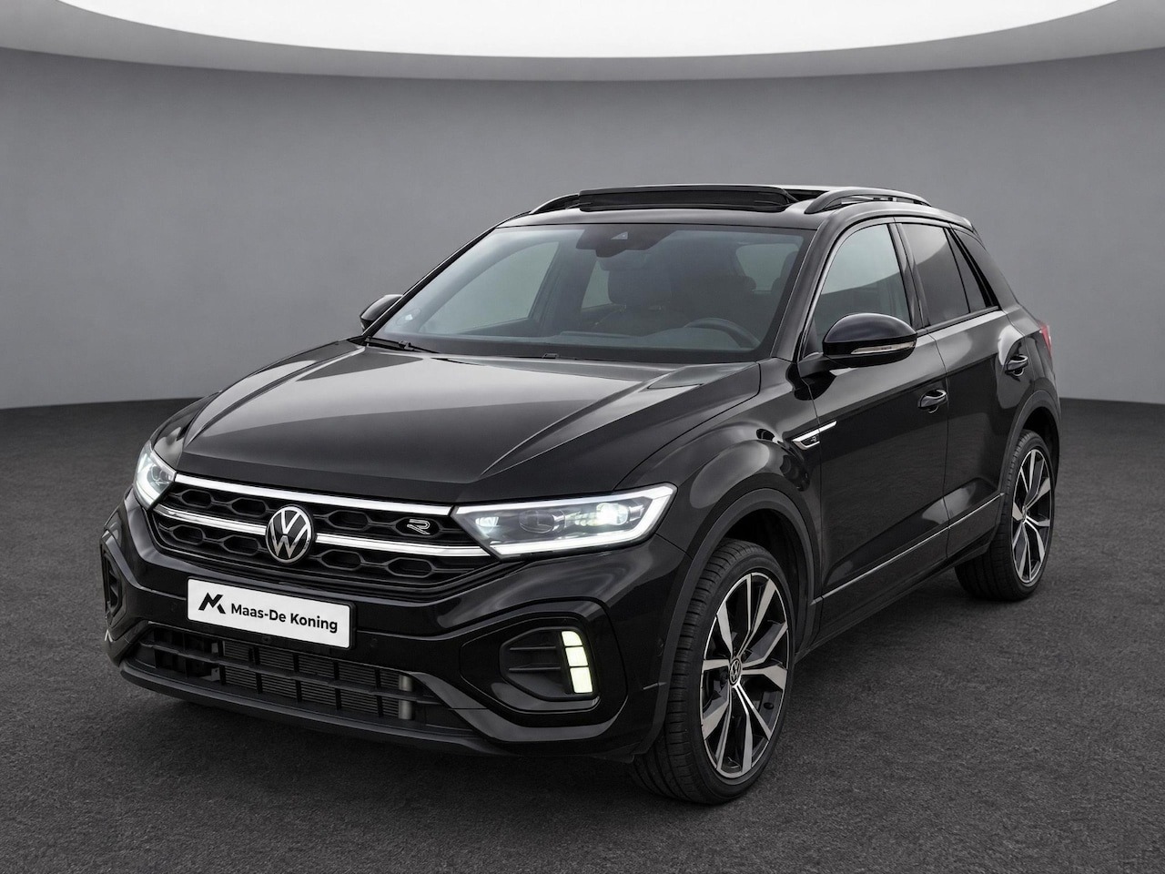 Volkswagen T-Roc - 1.5TSI/150PK R-Line Black Style · Panoramadak · Apple/Android Car Play · Camera + Parkeers - AutoWereld.nl