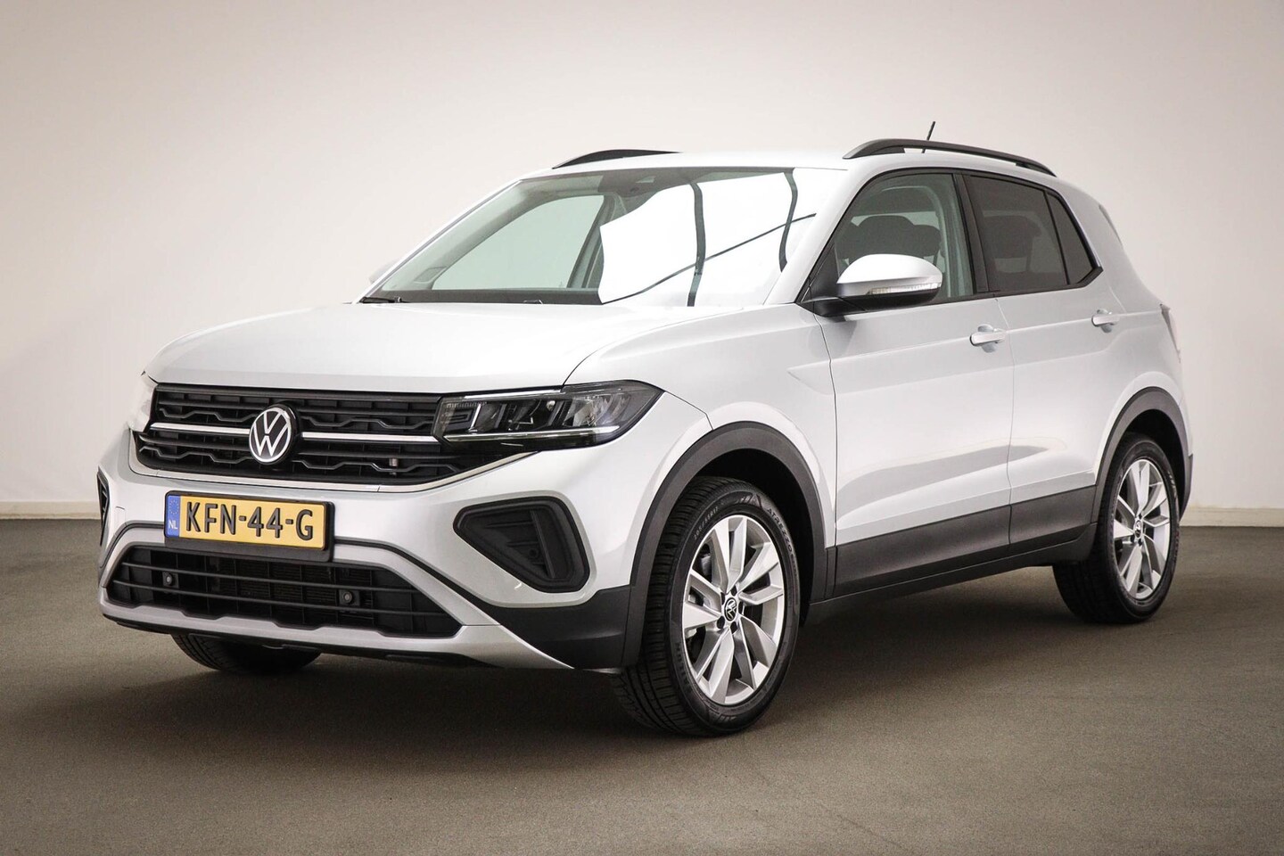 Volkswagen T-Cross - 1.0 TSI Life Edition | COMFORT PACK | CLIMA | STOELVERWARMING | NAVIGATIE | CAMERA - AutoWereld.nl