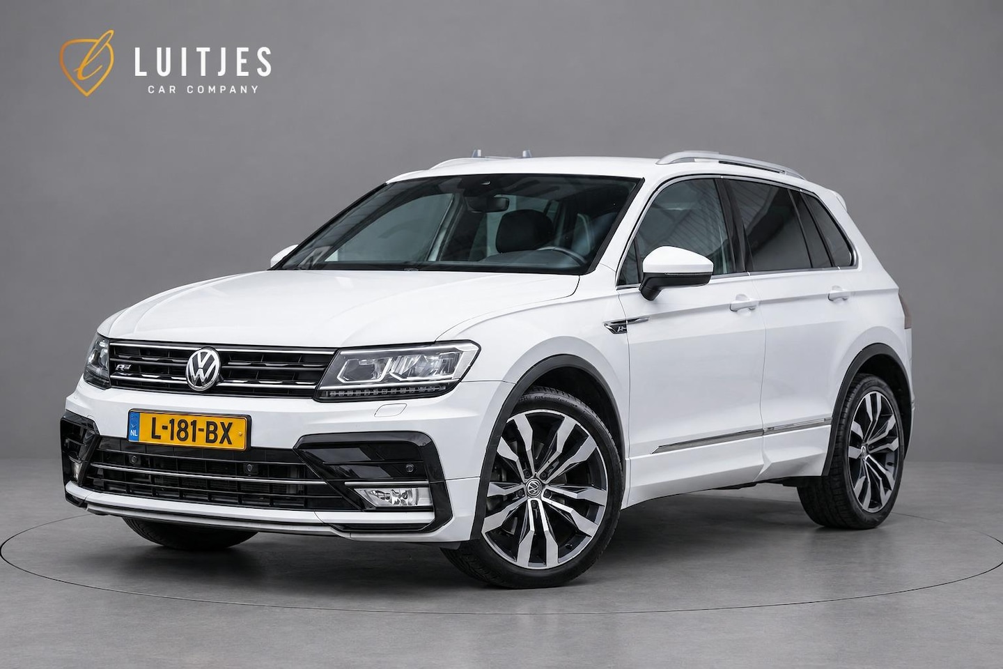 Volkswagen Tiguan - 2.0 TSI 4Motion R-Line Trekhaak|Climate|Elek-a.klep|ACC|Stoelverw. - AutoWereld.nl