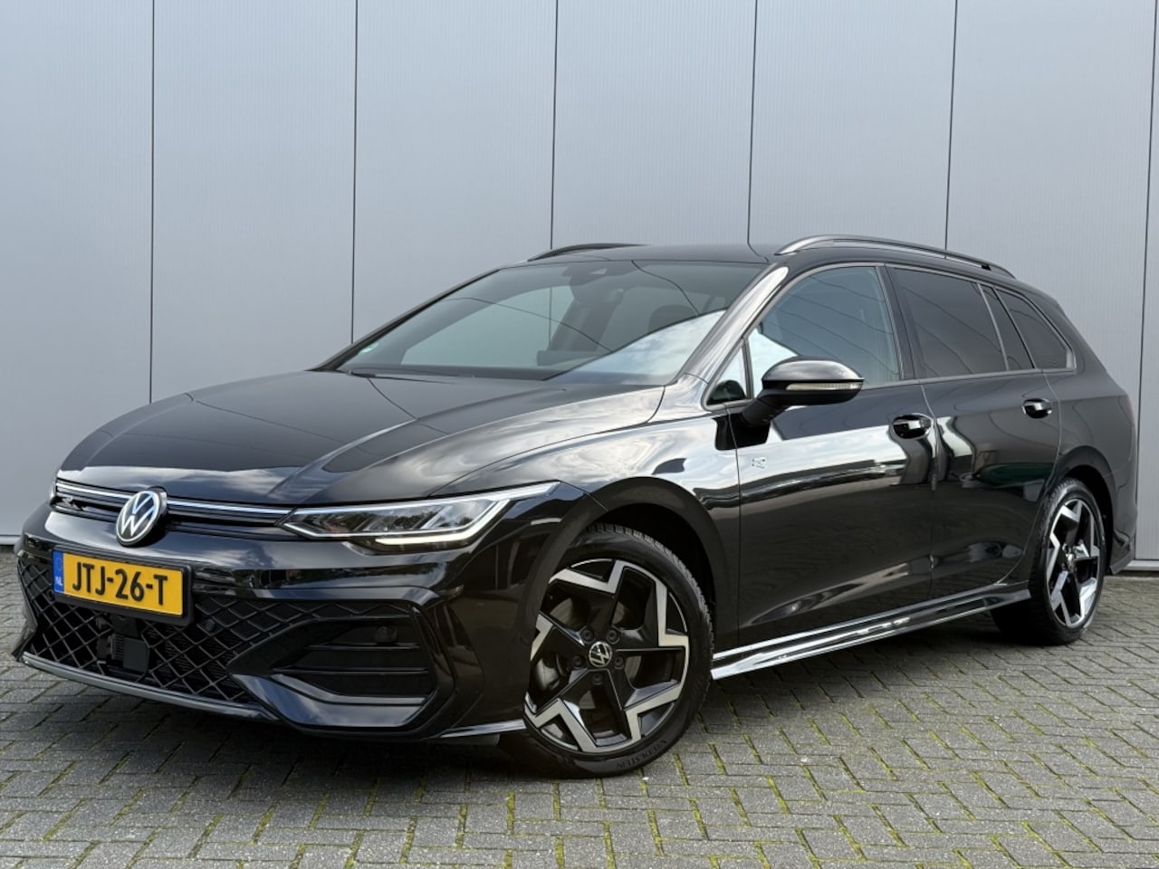 Volkswagen Golf Variant - 1.5 eTSI EINDEJAARSAANBIEDING R-Line fabrieksgarantie 110kw carplay camera stoelverw. - AutoWereld.nl
