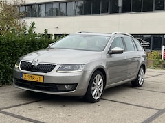 Skoda Octavia Combi - 1.2 TSI Greentech Elegance Businessline |NAVI|CLIMA|TREKHAAK|PDC + PARKEERHULP|VOLL.ONDERH
