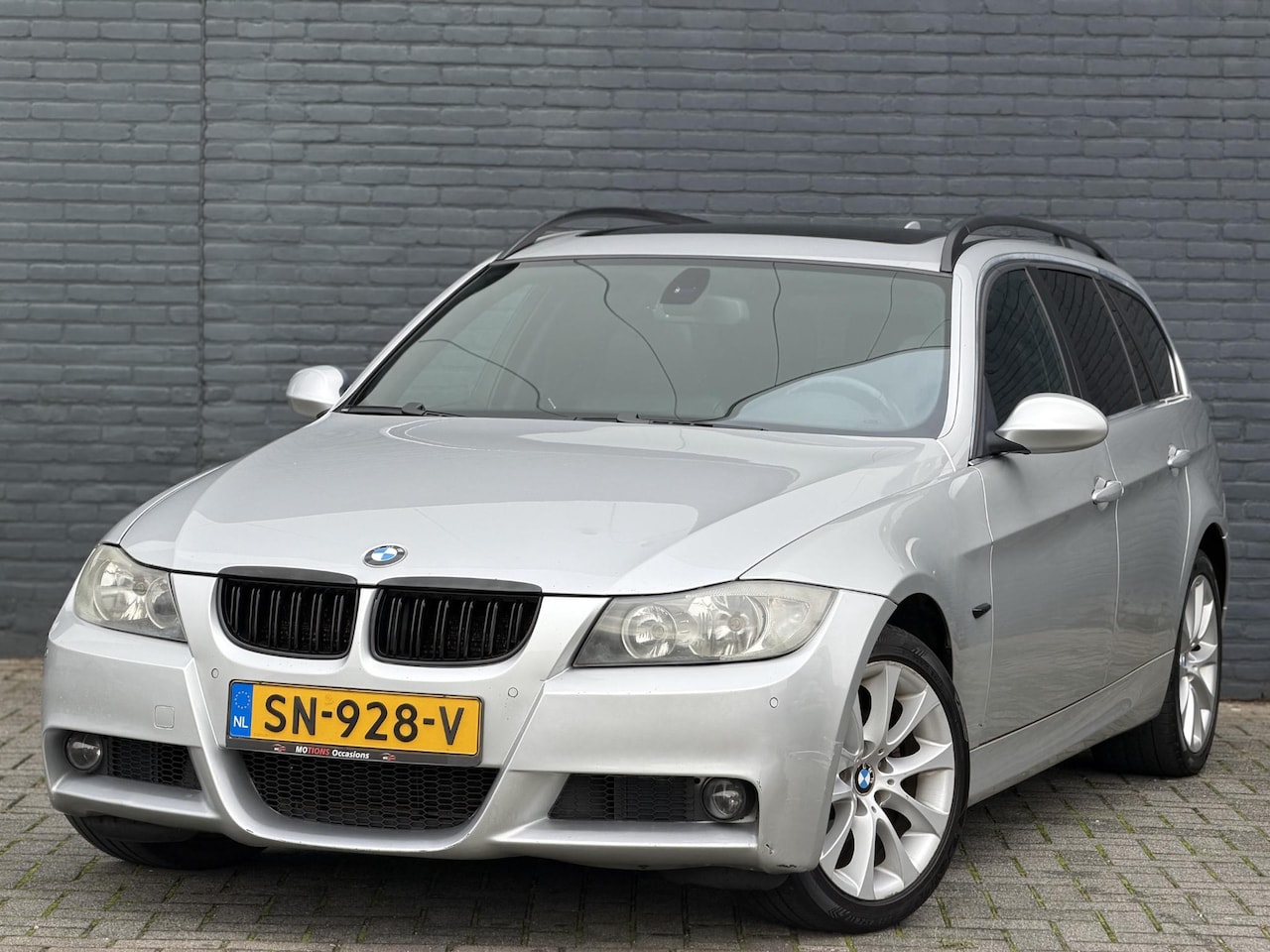 BMW 3-serie Touring - 325i Dynamic Executive *Nieuwe Ketting* l Alcantara - AutoWereld.nl