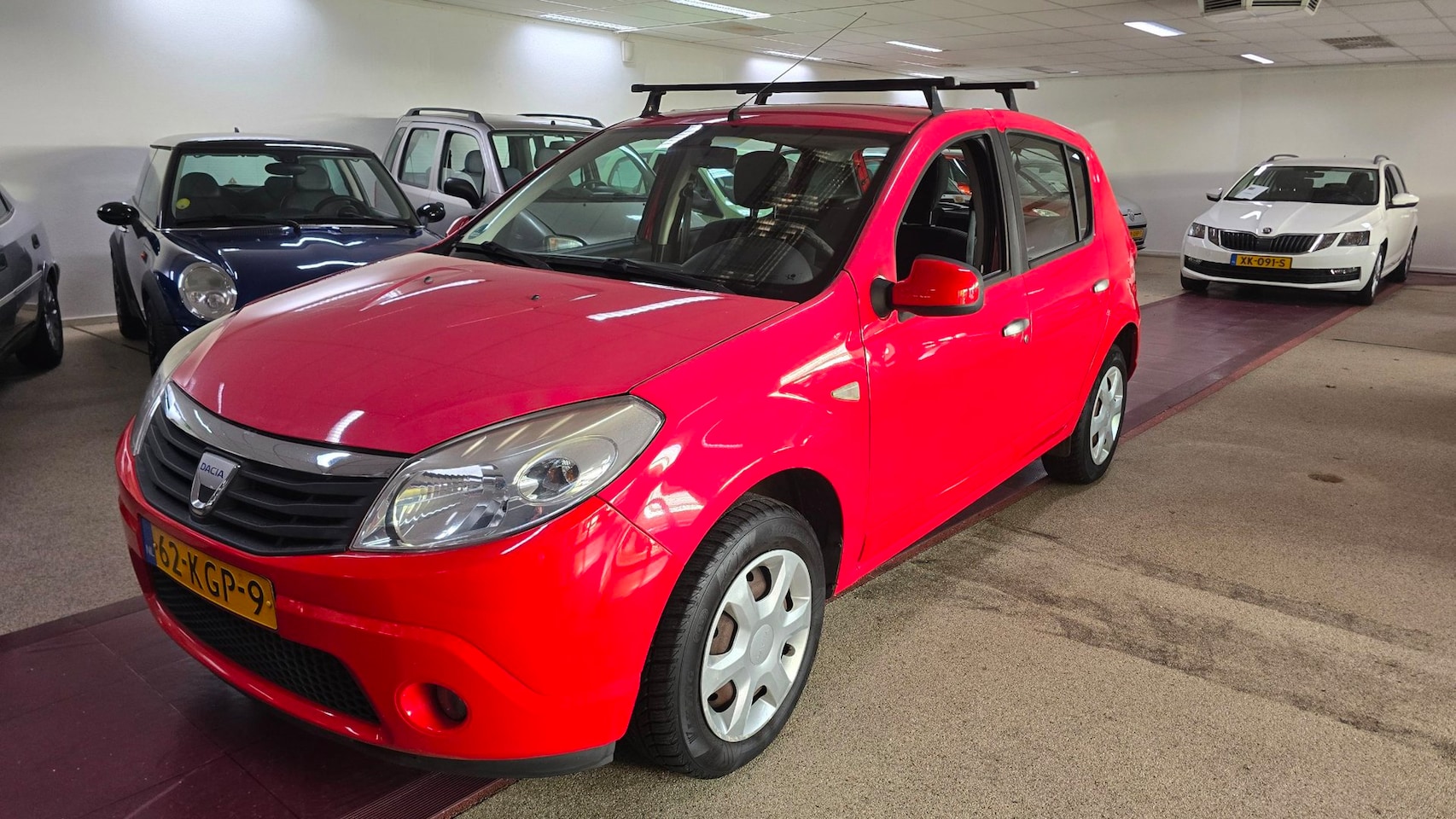 Dacia Sandero - 1.2 Lauréate. 130.000km nap - AutoWereld.nl