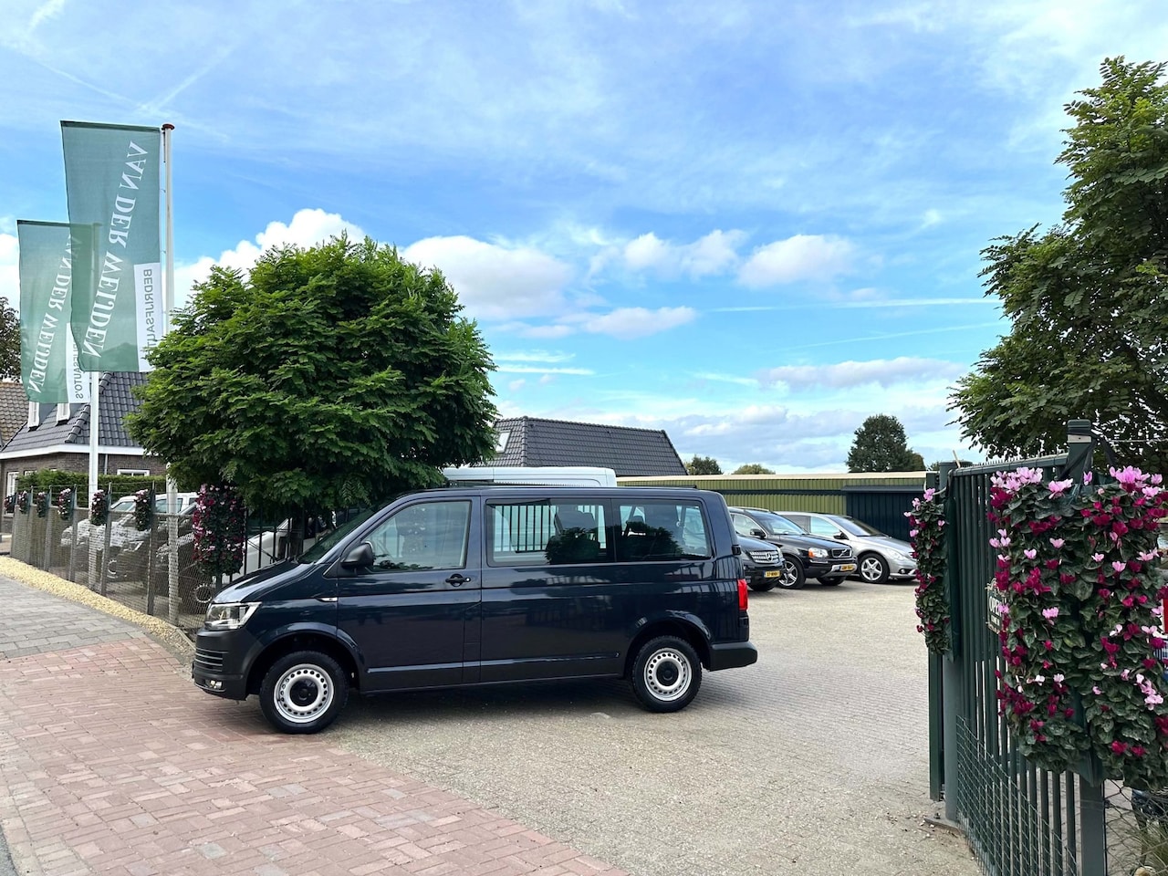 Volkswagen Transporter Kombi - 2.0 TDI L1H1 Highline Airco/Cruise 8 Pers. Euro 6 Marge - AutoWereld.nl