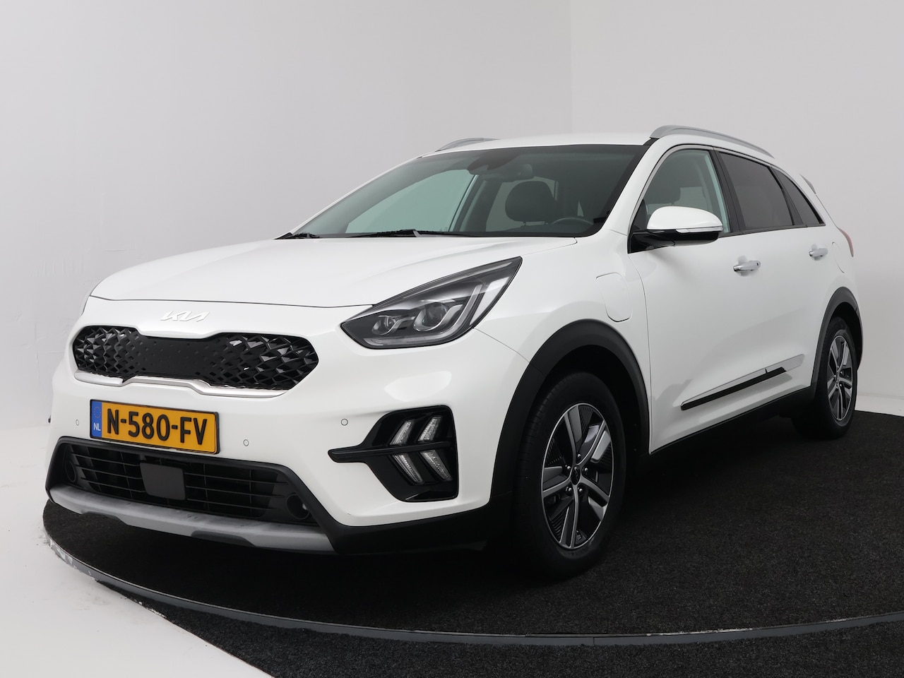 Kia Niro - 1.6 GDi PHEV DynamicPlusLine | Trekhaak | Stuur-/Stoelverwarming | Dodehoek Detectie | Nav - AutoWereld.nl