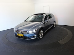 Volkswagen Passat Variant - GTE Highl el trekh Pano Leer Virtual Camera Dodeh det Dealer onderhouden rvs deukje