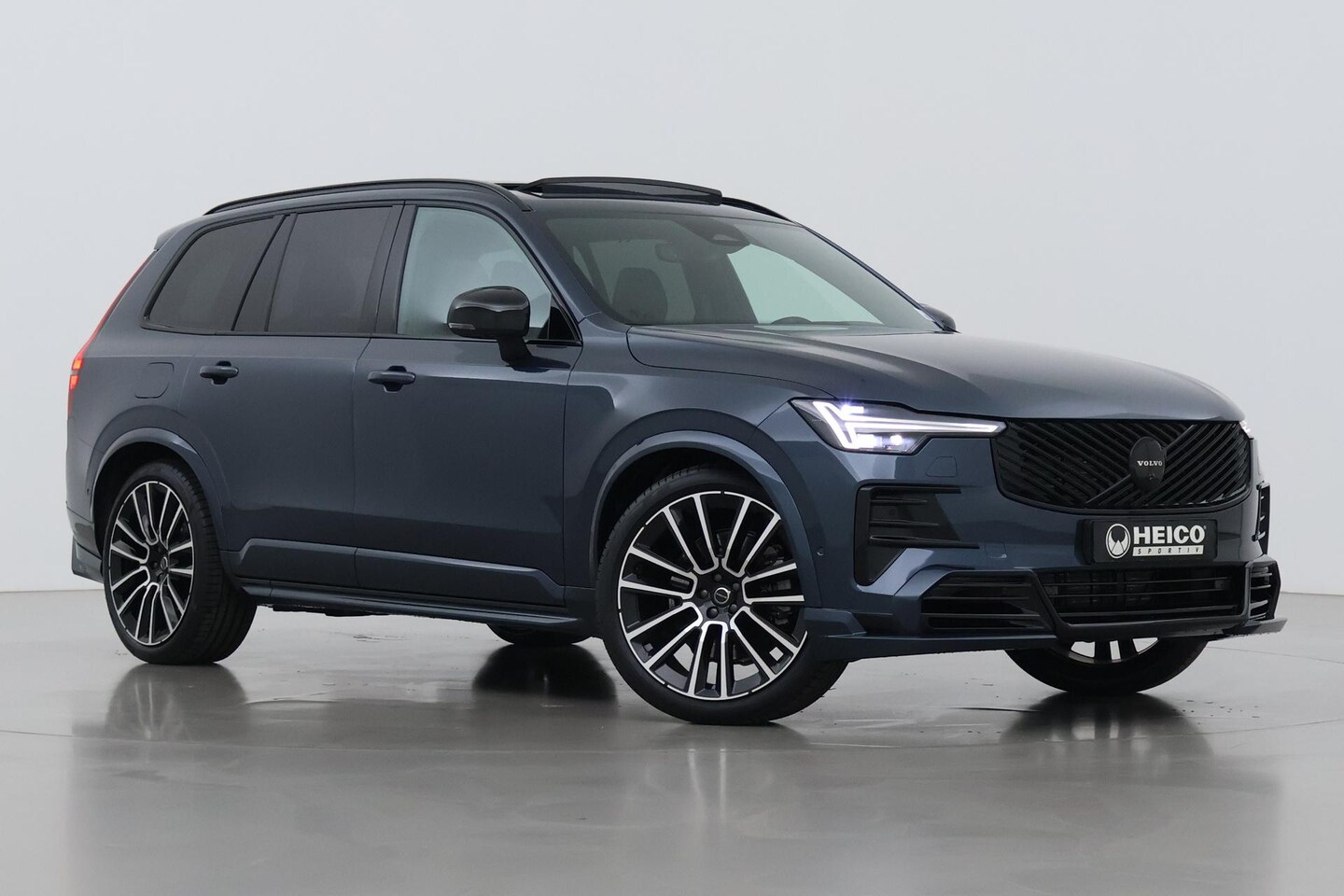 Volvo XC90 - T8 Ultra Black Edition | HEICO | Luchtvering | B&W | Stoelventilatie | 22 inch | Pilot Ass - AutoWereld.nl