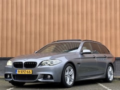 BMW 5-serie Touring - 520i Executive | Panoramadak | Parkeersensoren | Elektrische Stoelen + Geheugenfunctie | C