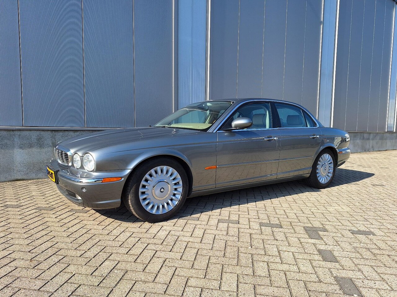 Jaguar XJ - 4.2 Super V8 -396 pk - origineel NL geleverd - AutoWereld.nl