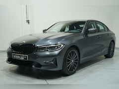 BMW 3-serie - 320i Sport Line Led koplampen Apple Carplay Leder Memory Stoelverwarming 1e Eigenaar NAP