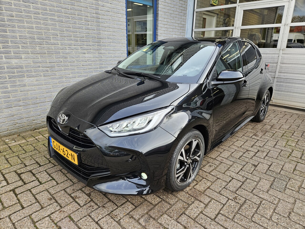 Toyota Yaris - 1.5 Hybrid Edition Plus Inclusief Afleveringskosten - AutoWereld.nl