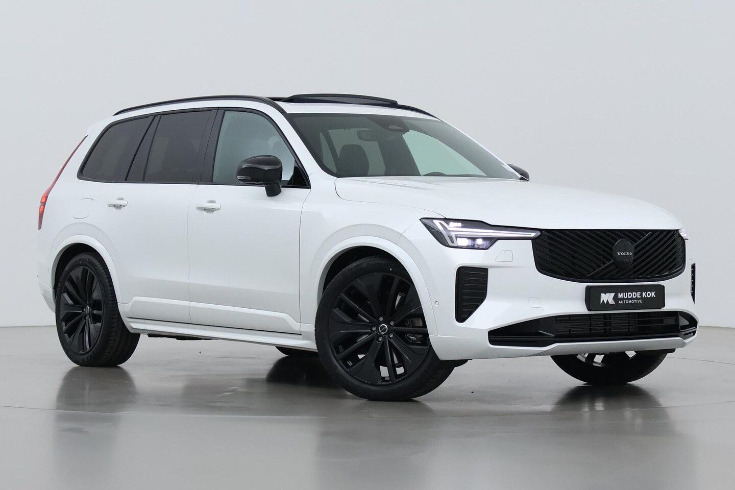 Volvo XC90 - T8 Ultra Black Edition | Luchtvering | Harman/Kardon | Panoramadak | Trekhaak | Head-Up | - AutoWereld.nl