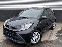 Toyota Aygo X - 1.0 VVT-i MT Play Nederlandse auto, boekjes compleet, achteruitrij camera, navigatie Airco