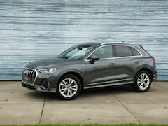 Audi Q3 - 35 TFSI S-Line Sport Trekhaak Carplay Leer Xenon Pdc