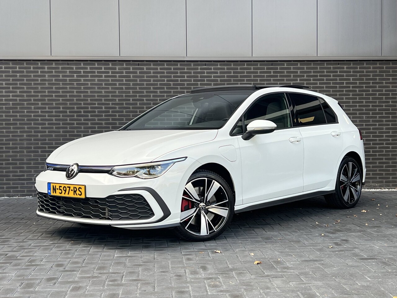 Volkswagen Golf - 1.4 eHybrid GTE - Pano|ACC|Lane|Camera|Stoel en stuurverw.|btw - AutoWereld.nl