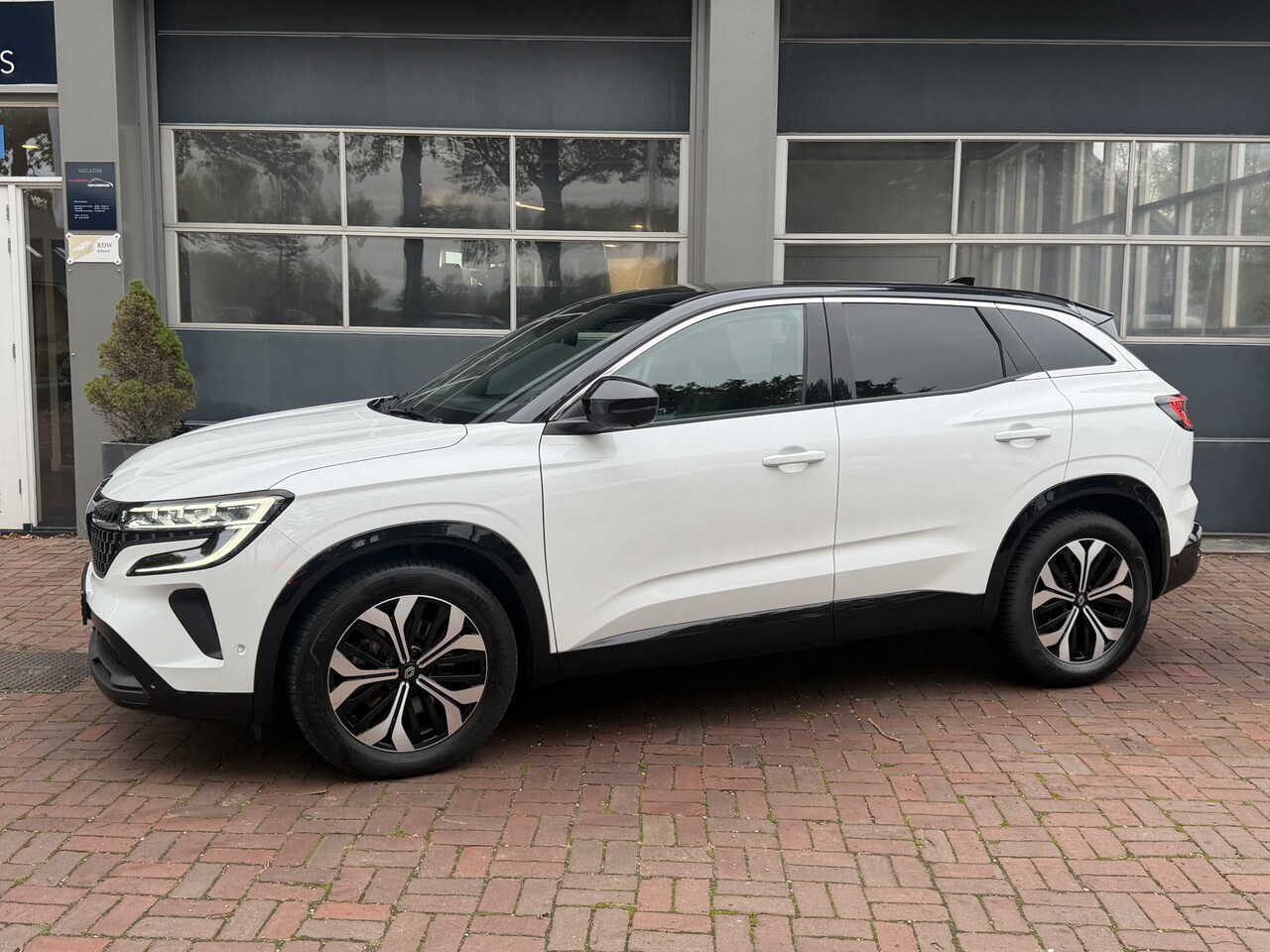 Renault Austral - 1.2 200PK Automaat | Navigatie | Full Led | Camera S.N. Bj 2024 Hoge Zit - AutoWereld.nl