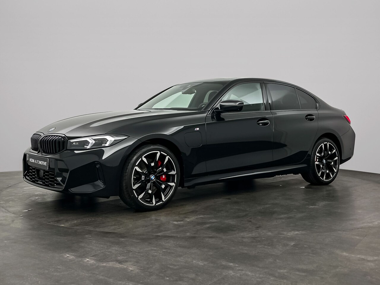 BMW 3-serie - sedan 330e | Stuurwielrand verwarmd | Elektrisch te openen en te sluiten bagageklep | Comf - AutoWereld.nl